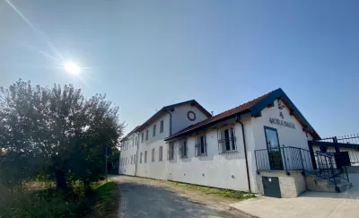 Cascina Mora Bassa Hotels near Albuzzano