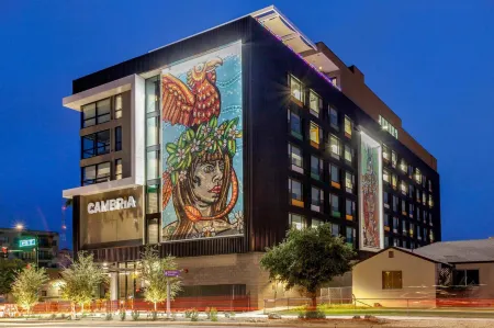 Cambria Downtown Phoenix Convention & Airport Hotel