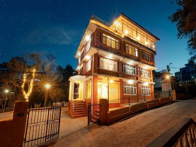 OYO 295 Asha Lodges