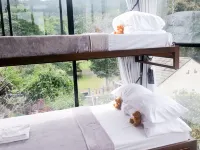 Villa Lonjong Puncak by Vasaka Villa Hotels near Puncak Pass