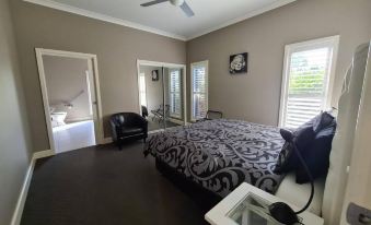Barklysuites Apartments - Housity
