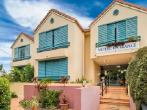 Albion Manor Hotels near Clayfield