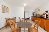 Howard Johnson by Wyndham Salem Hotels in Salem