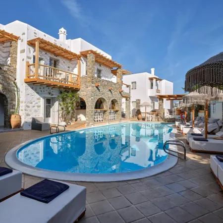 Zefi Hotel & Suites