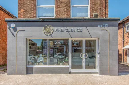 Fab Apartment Отели рядом с достопримечательностью «New Life Community Church»