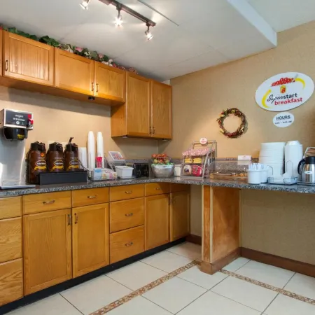 Super 8 by Wyndham Homewood Birmingham Area