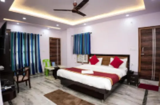 Hotel Pink Paradise ( Gorakhpur, UP) โรงแรมในโคราฆปุระ