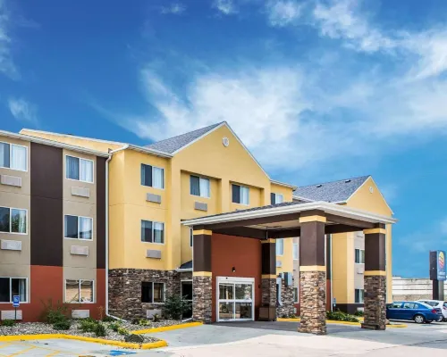 컴포트 인 & 스위트 워털루 - 시더 폴스