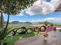 Samet Nangshe Goodview Hotel a Takua Thung District