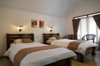 Toledo Inn Hotels near LAGUNA