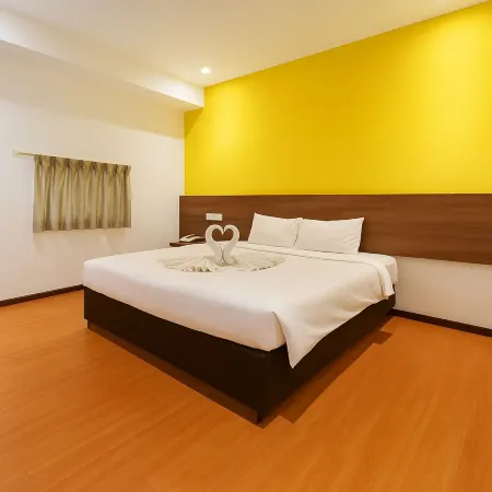 Lemonade Hotel