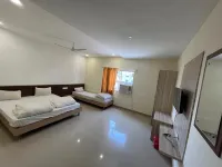 Hotel Pratap Heights - parking