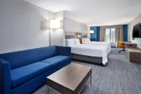 Holiday Inn Express & Suites I-26 & US 29 AT WESTGATE MALL by IHG - พร้อมWifi