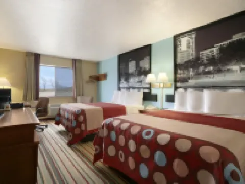 Super 8 by Wyndham Park City/North Wichita Area Hotels in Park City