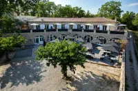 Domaine de la Mautanne Hotels in Sainte-Tulle