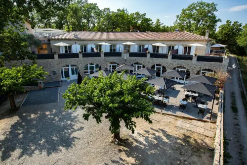 Domaine de la Mautanne Hotels in Sainte-Tulle