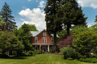 South Court Inn