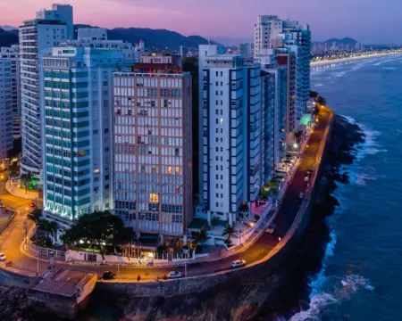 جراند هوتل جواروجا فنادق في کواروخا