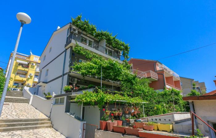 Apartments Brana