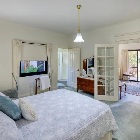 Birchwood, Devonport Self-Contained Self Catering Accommodation