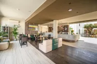 Baitan Hotel - parking