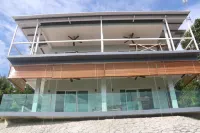 베란다 나우티카 Wat Koh Wanararm Langkawi 주변 호텔