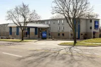 AmericInn by Wyndham Madison WI Các khách sạn ở Madison