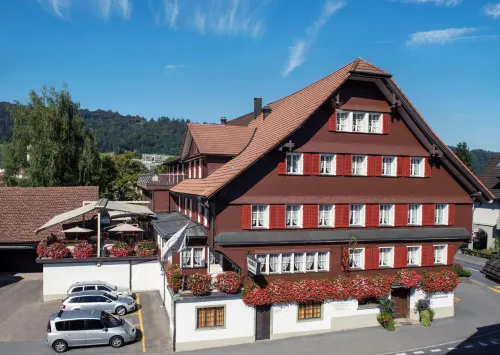 Hotel Kreuz - ที่มีที่จอดรถ