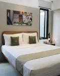 De Mier Guest House Surabaya - parking