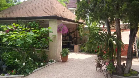 Гостевой Дом Орхидея Отели рядом с достопримечательностью «Башня св. Константина»