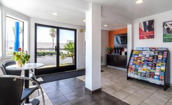 Motel 6 Anaheim, CA - Fullerton East
