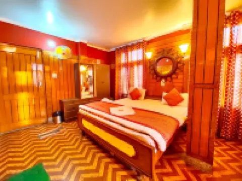 Goroomgo Deluxe Ankur Lake View Nainital