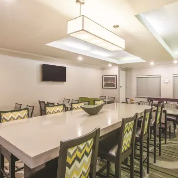 La Quinta Inn & Suites by Wyndham Kyle - Austin South