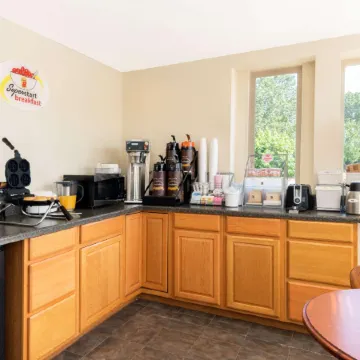 Super 8 by Wyndham Enid