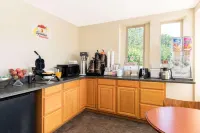 Super 8 by Wyndham Enid