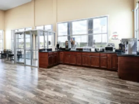 Super 8 by Wyndham Elk City Hotels in Beckham County