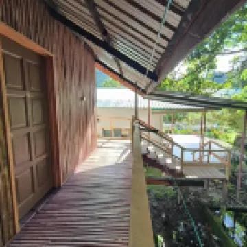 基納巴盧波靈假日小屋酒店