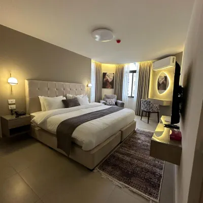 Red Carpet Suites - Parvekkeita