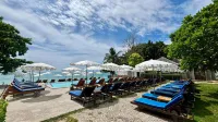 The Hive Hotel - Infinity Pools