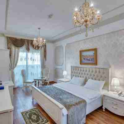 Royal Hotel Rooms