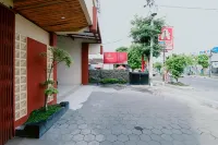 Hotel Safara Yogyakarta - Parking