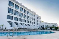 Bellapais Oasis Hotel - Yüzme Havuzu