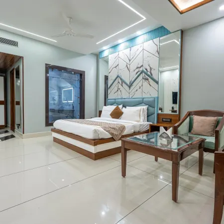 Hotel Leela Grande