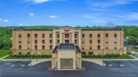 Hampton Inn Greenfield Hotels near Garden Center at The Home Depot