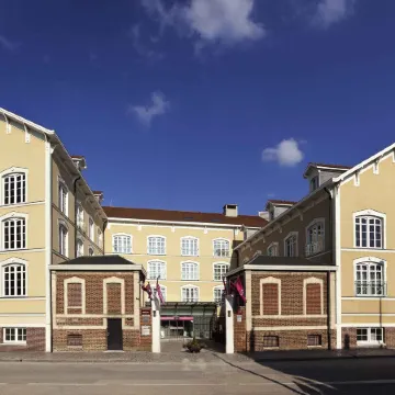 Hôtel Mercure Troyes Centre Отели рядом с достопримечательностью «Музей Сен-Луп»