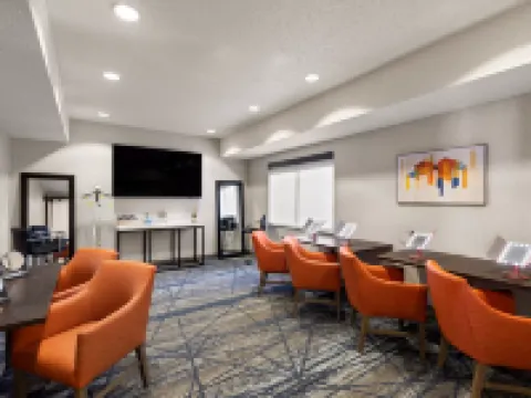Holiday Inn Express GROVE CITY (OUTLET CENTER) by IHG スプリングフィールドのホテル