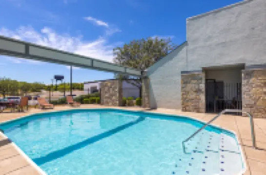 Super 8 by Wyndham Fort Mitchell Cincinnati Area