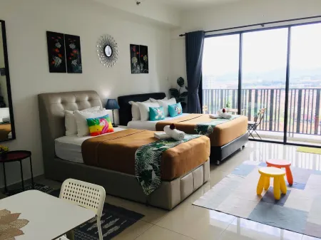 Studio I-Soho d'Gunduls Homestay by Dgh I-City Отели рядом с достопримечательностью «UOA Business Park Property Gallery»