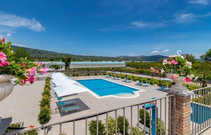 Dipladenia Garden Country Resort