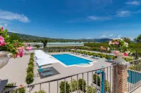 Dipladenia Garden Country Resort Hotels in Piedimonte Etneo